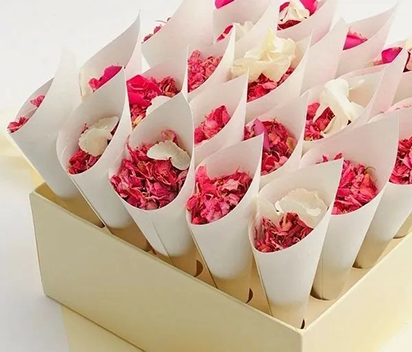 Preserved dried petal confetti