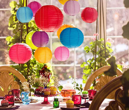 Confetti paper lanterns for large spaces