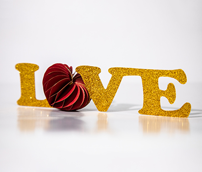 Versatile Crepe Paper Fringe for Creative Projects