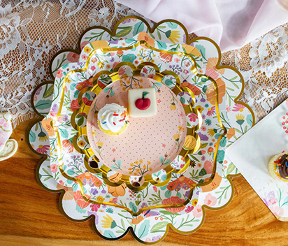 Artistic Confetti Paper Placemats for Creative Table Settings